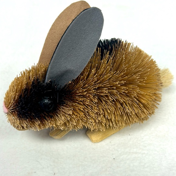 Retro style set of two bottle brush rabbit home/Easter decor - Picture 3 of 16